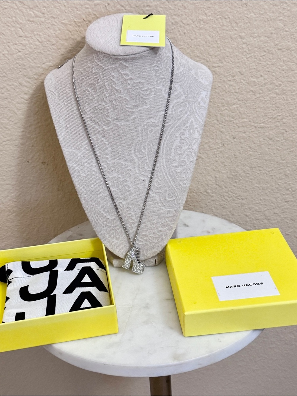 Women MARC JACOBS Sparkly Quirky fun Icy The Pavé Kiki boot necklace Gift Box